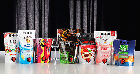 Machine fills flexible packages for juices and wine