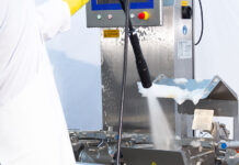 How smart design overcomes checkweighing challenges in plastic cup applications Checkweigher cleaning