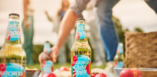Croxsons collaborated with Thatchers Cider to launch their newest innovation, Juicy Apple, by supplying bespoke 500ml glass bottles, each embossed with Thatcher’s name on the shoulder