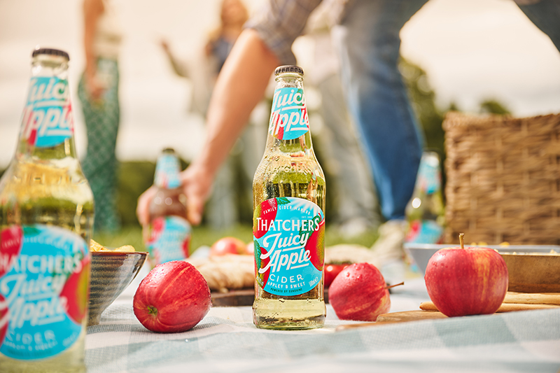 Croxsons collaborated with Thatchers Cider to launch their newest innovation, Juicy Apple, by supplying bespoke 500ml glass bottles, each embossed with Thatcher’s name on the shoulder