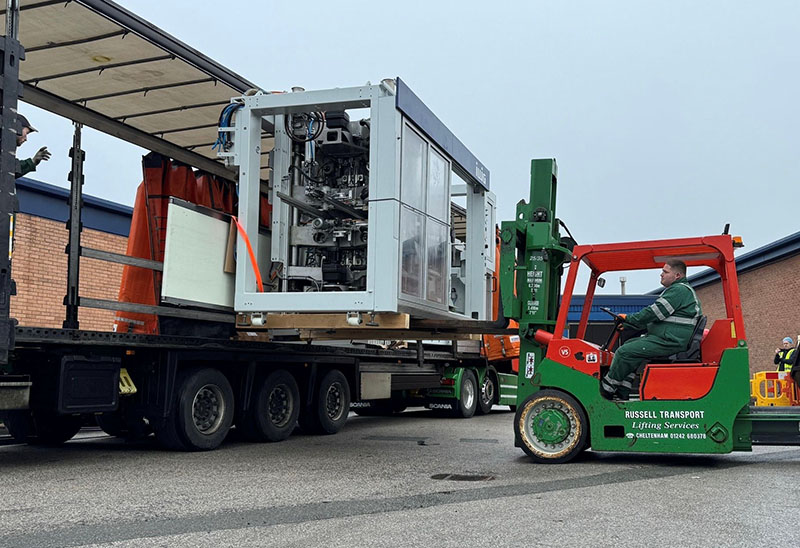 Thermoforming system being lifted off a lorry